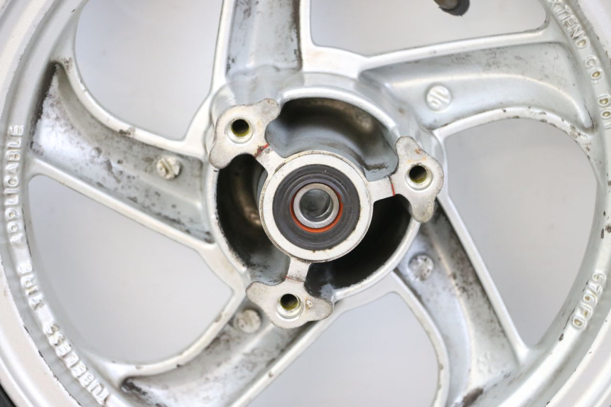 photo de VORDERRADFELGE SYM MIO 50 (2011 - 2017) - Technische Nahaufnahme