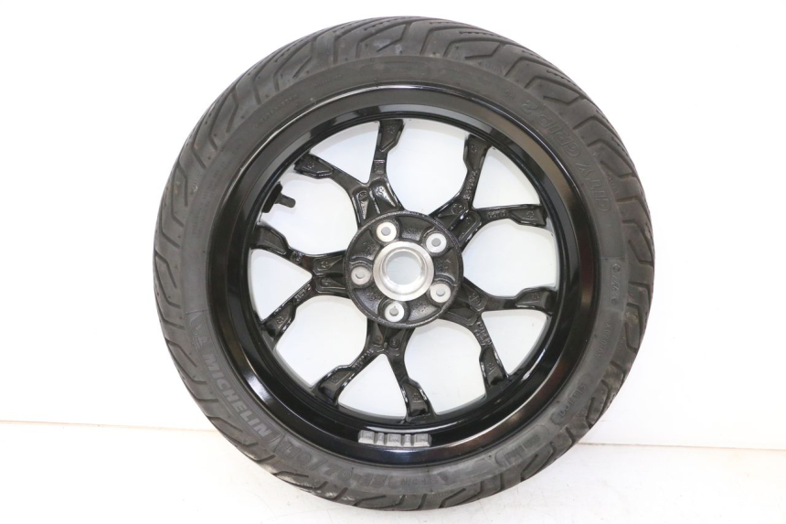 photo de VORDERRADFELGE PIAGGIO MP3 HPE 310 (2024 - 2025) - Charakteristische Merkmale