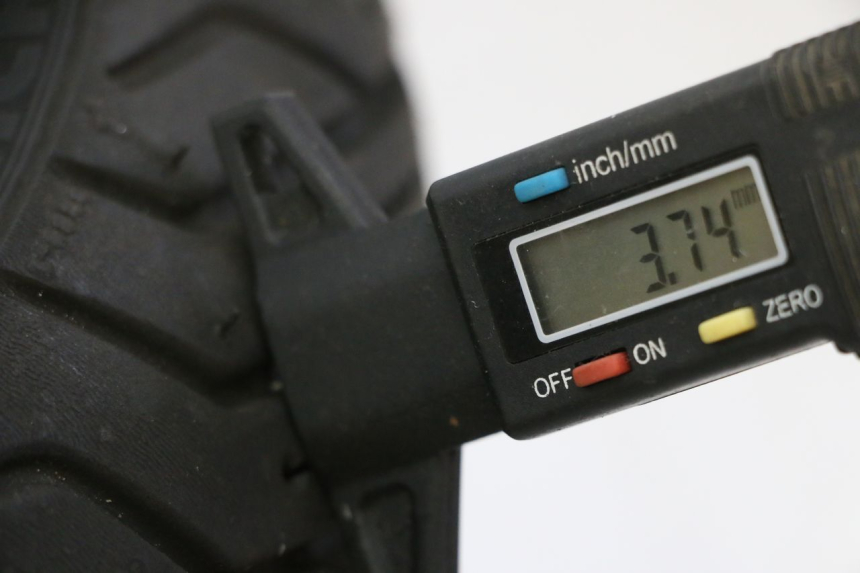 photo de VORDERRADFELGE PIAGGIO MP3 HPE 310 (2024 - 2025) - Zoom auf Gebrauchszustand