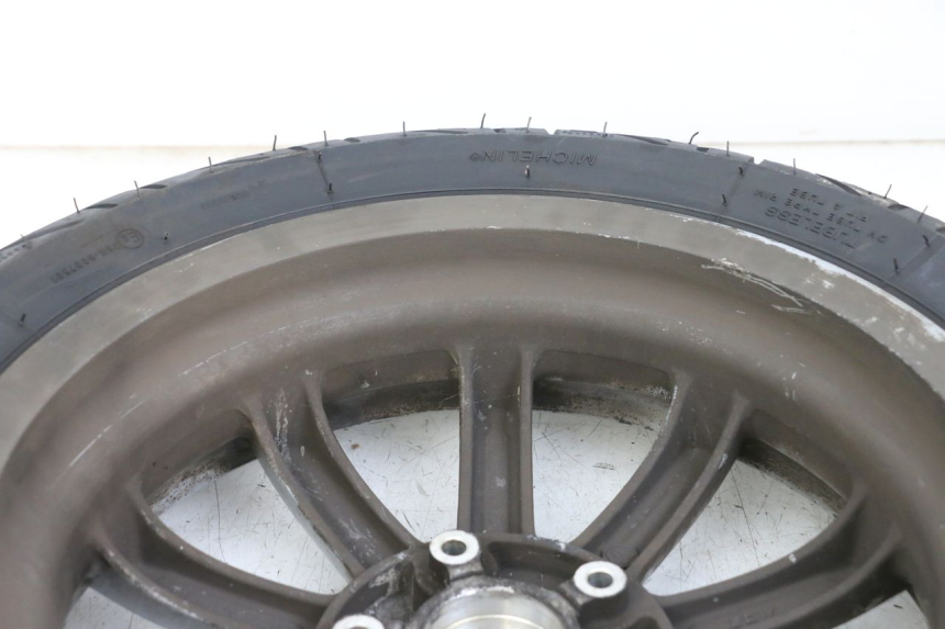 photo de VORDERRADFELGE PIAGGIO MP3 LT 400 (2007 - 2012) - Technische Nahaufnahme