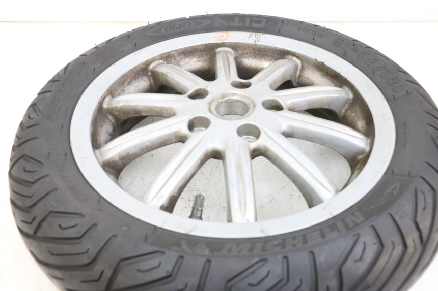 photo de VORDERRADFELGE PIAGGIO MP3 LT 400 (2007 - 2012) - Details der Befestigungspunkte