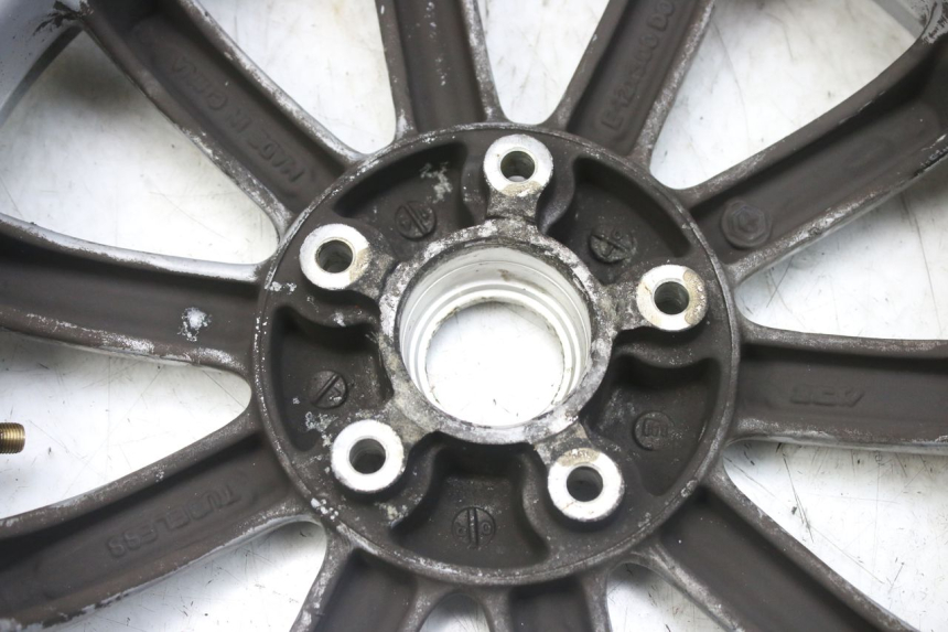 photo de VORDERRADFELGE PIAGGIO MP3 RL 250 (2006 - 2010) - Technische Nahaufnahme