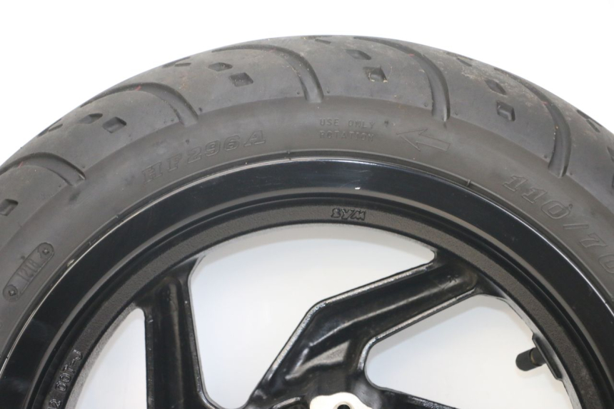 photo de VORDERRADFELGE SYM ORBIT III 3 4T 50 (2018 - 2021) - Details der Befestigungspunkte