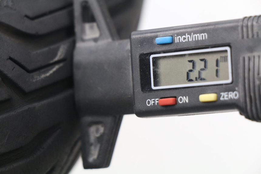 photo de VORDERRADFELGE HONDA PCX (JF47) 125 (2012 - 2013) - Zoom auf Gebrauchszustand