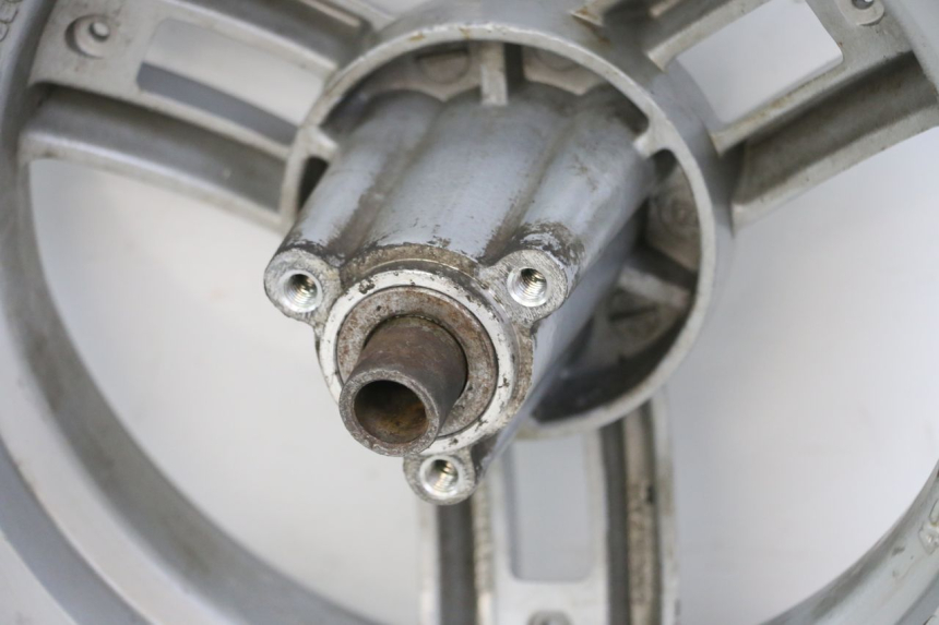 photo de VORDERRADFELGE PEUGEOT LUDIX 50 (2005 - 2007) - Technische Nahaufnahme