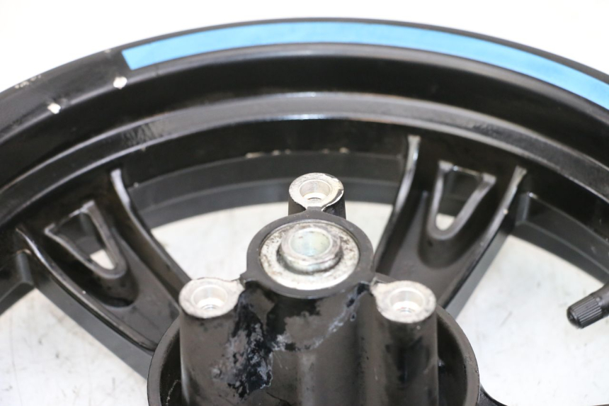 photo de VORDERRADFELGE PEUGEOT STREETZONE 4T 50 (2018 - 2023) - Hochauflösende Nahaufnahme