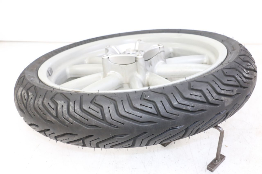 photo de VORDERRADFELGE PIAGGIO BEVERLY 125 (1998 - 2005) - Zoom auf Gebrauchszustand