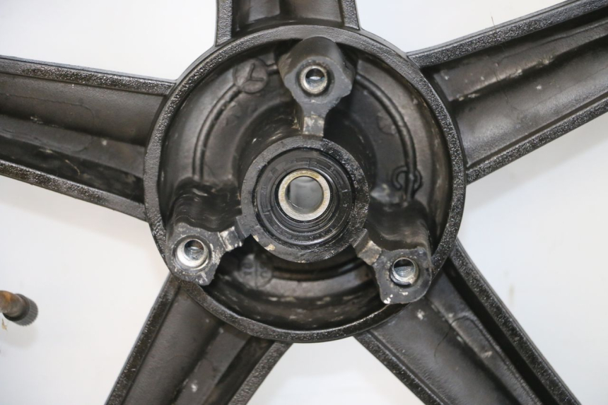 photo de Vorderradfelge EUROCKA R8 4T 50 (2013 - 2022) - Oberflächenzustand und Material