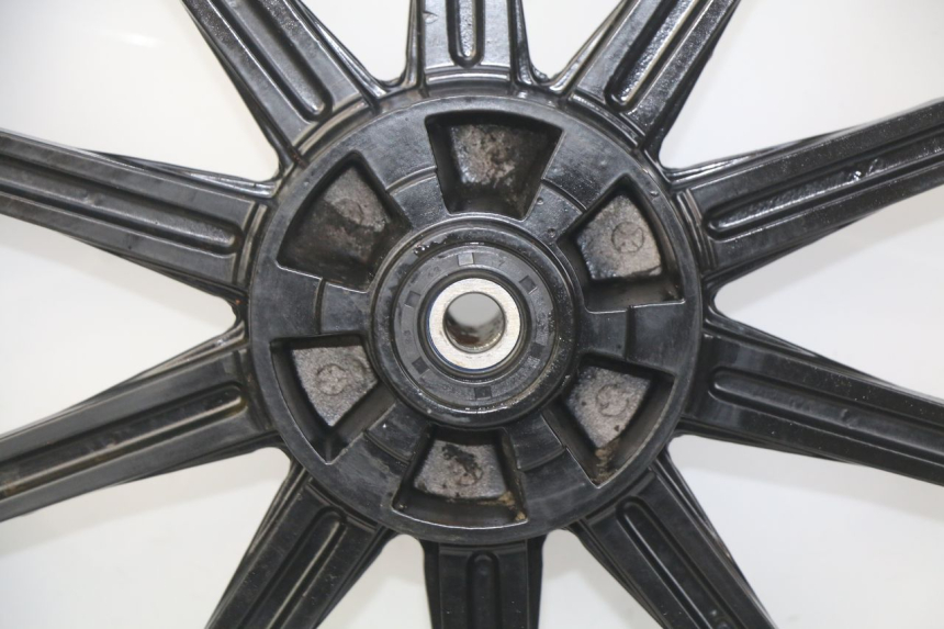 photo de VORDERRADFELGE YAMASAKI RAPTOR 50 (2013 - 2018) - Fokus auf die Struktur