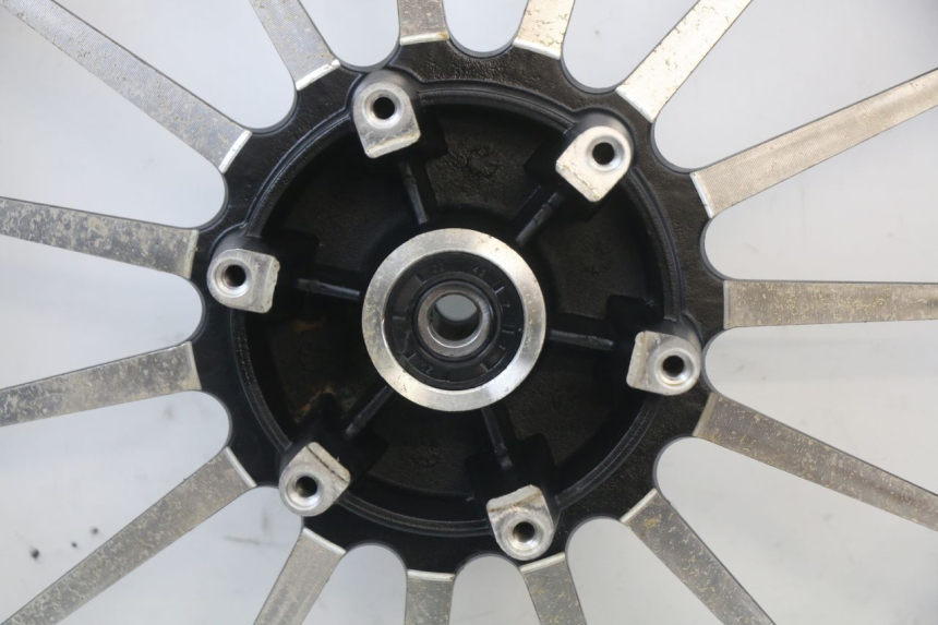 photo de VORDERRADFELGE REGAL RAPTOR RAXTER 2 125 (2007 - 2015) - Technische Nahaufnahme