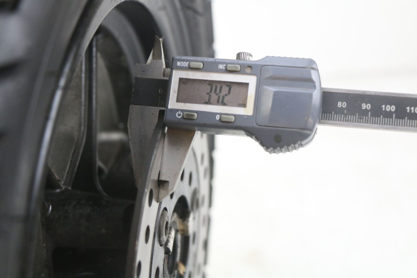 photo de VORDERRAD TNT MOTOR ROMA 10' 2T 50 (2011 - 2018) - Zoom auf Gebrauchszustand