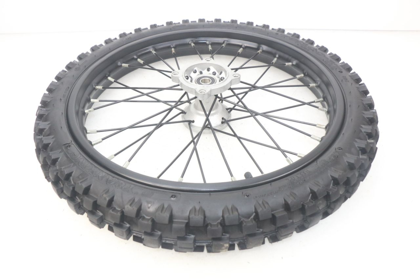 photo de VORDERRADFELGE APOLLO RXF 125 - Zoom auf Gebrauchszustand