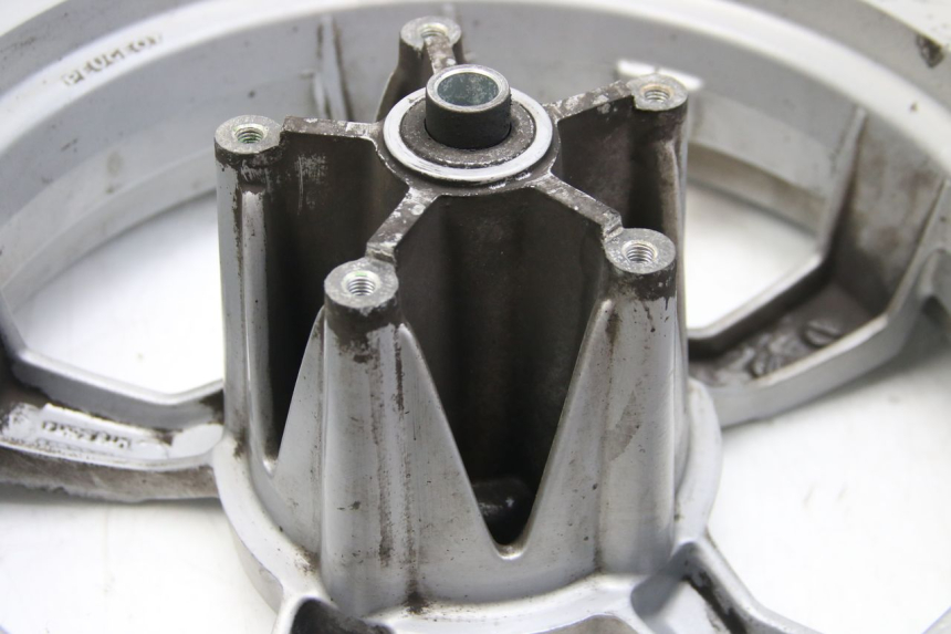 photo de VORDERRADFELGE PEUGEOT SATELIS COMPRESSOR K15 125 (2006 - 2009) - Charakteristische Merkmale