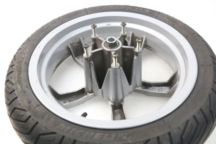 photo de VORDERRADFELGE PEUGEOT SATELIS 300 (2012 - 2015) - Zoom auf Gebrauchszustand