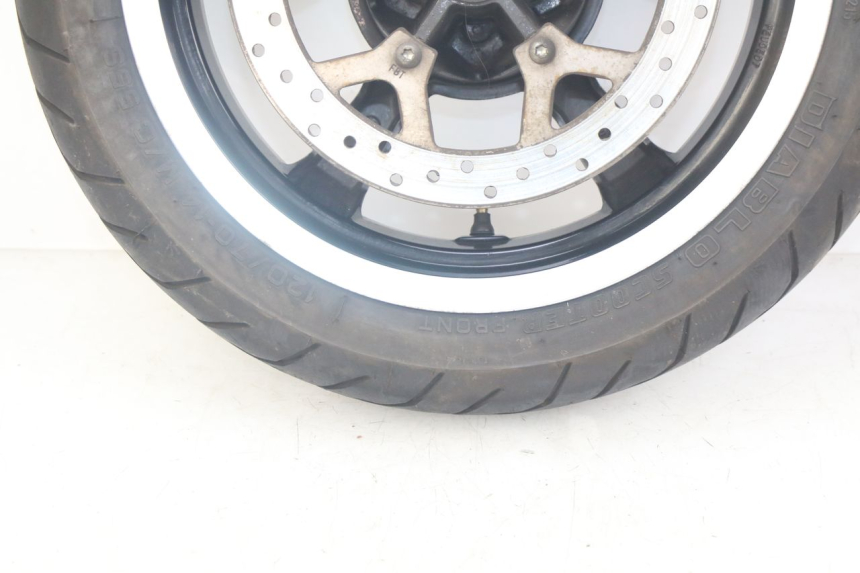 photo de VORDERRADFELGE PEUGEOT SATELIS 125 (2010 - 2012) - Zoom auf Komponenten