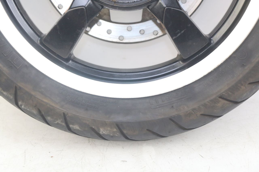 photo de VORDERRADFELGE PEUGEOT SATELIS 125 (2010 - 2012) - Fokus auf die Struktur