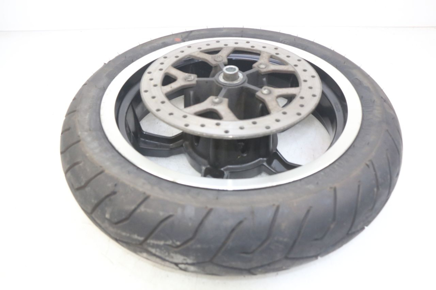 photo de VORDERRADFELGE PEUGEOT SATELIS 125 (2010 - 2012) - Details der Befestigungspunkte