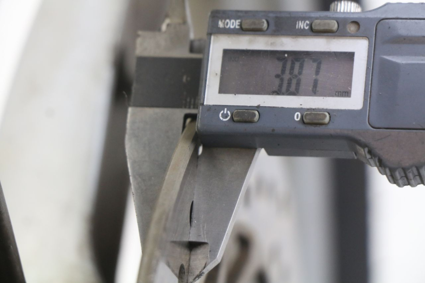 photo de VORDERRADFELGE APRILIA SCARABEO 100 (2003 - 2012) - Detailansicht des Bauteils