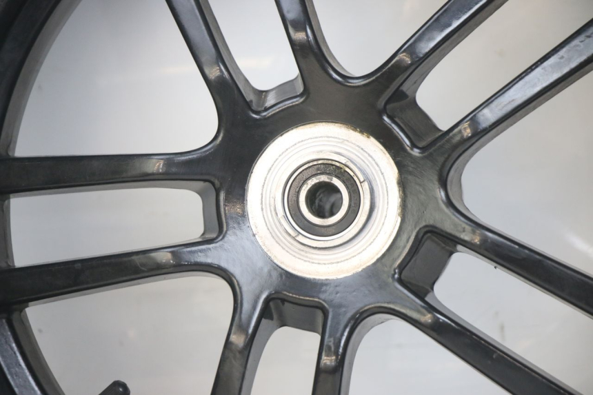 photo de VORDERRADFELGE PEUGEOT SPEEDFIGHT 4 4T 50 (2015 - 2020) - Oberflächenzustand und Material