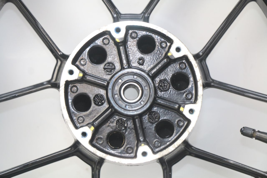 photo de VORDERRAD APRILIA SR 2T 50 (2018 - 2022) - Kennzeichnungen und Originalreferenzen