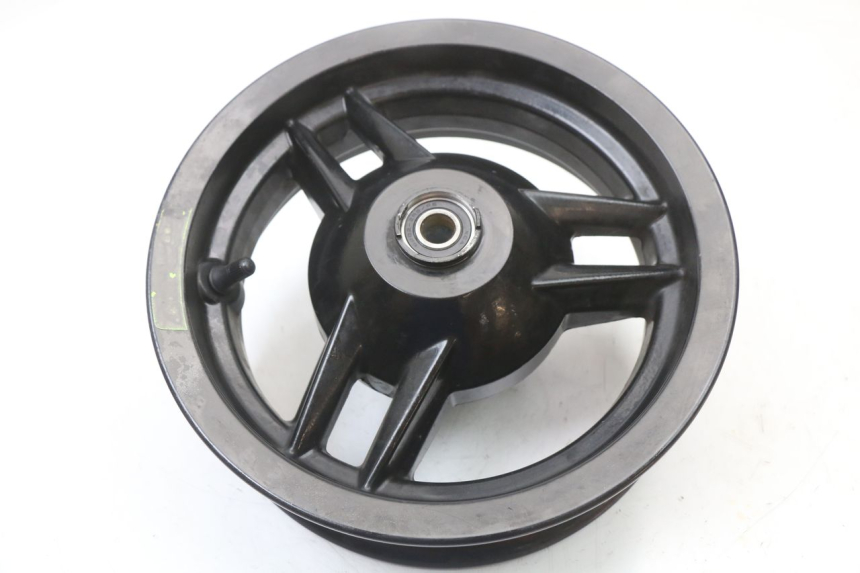 photo de VORDERRADFELGE PEUGEOT STREETZONE I 2T 50 (2018 - 2020) - Details der Befestigungspunkte