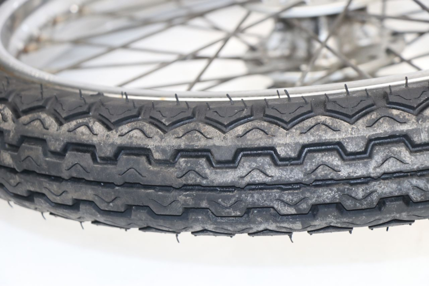 photo de VORDERRADFELGE SUZUKI GN 125 (1997 - 2000) - Detailansicht des Bauteils