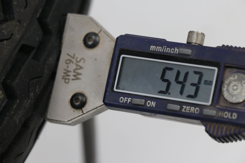 photo de VORDERRADFELGE SUZUKI GN 125 (1997 - 2000) - Zoom auf Gebrauchszustand