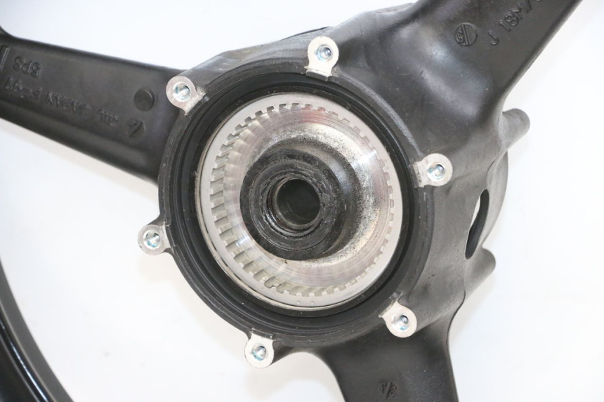 photo de VORDERRAD YAMAHA TDM ABS 900 (2002 - 2014) - Fokus auf die Struktur