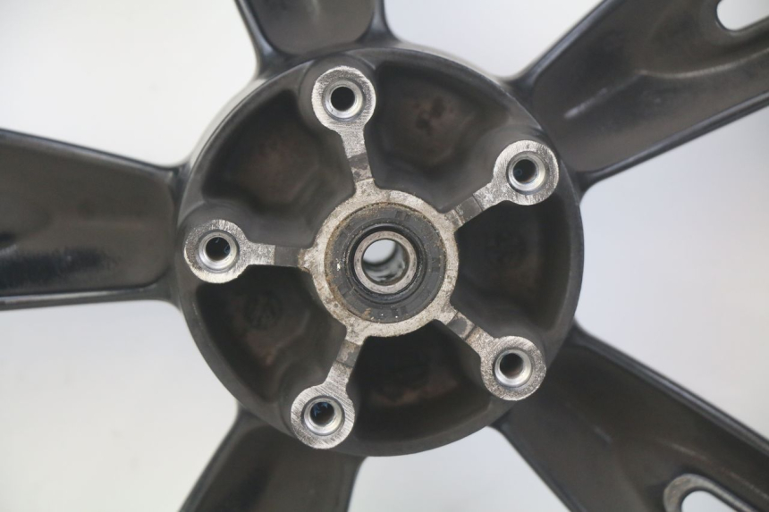 photo de VORDERRAD PEUGEOT TWEET 125 (2010 - 2017) - Charakteristische Merkmale