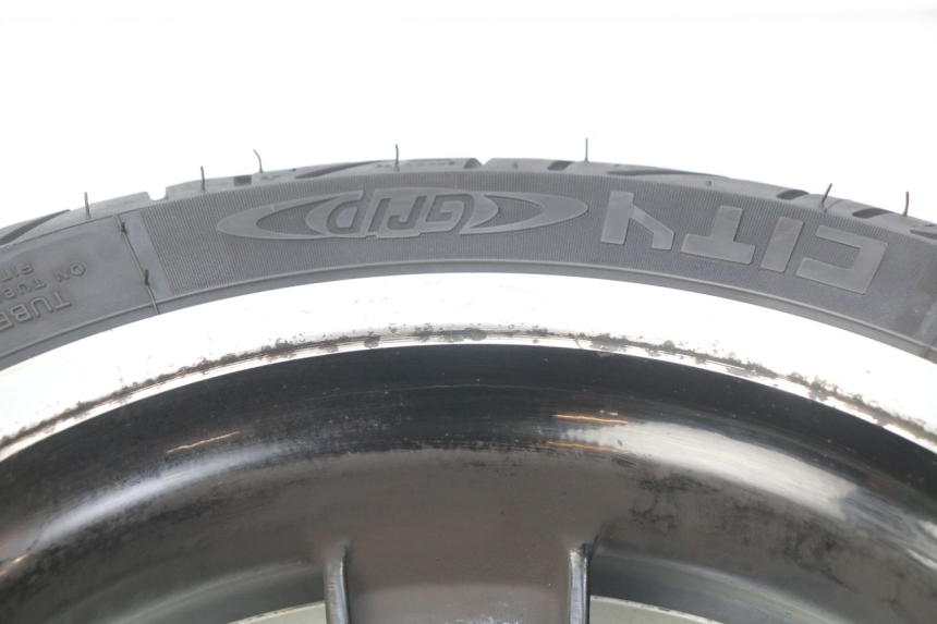 photo de VORDERRADFELGE PIAGGIO VESPA GTS IGET ABS 125 (2017 - 2023) - Technische Nahaufnahme