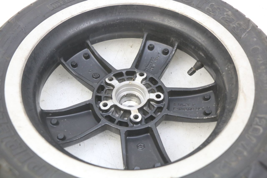 photo de VORDERRAD PIAGGIO VESPA GTS SUPER IE 125 (2009 - 2016) - Zoom auf Gebrauchszustand