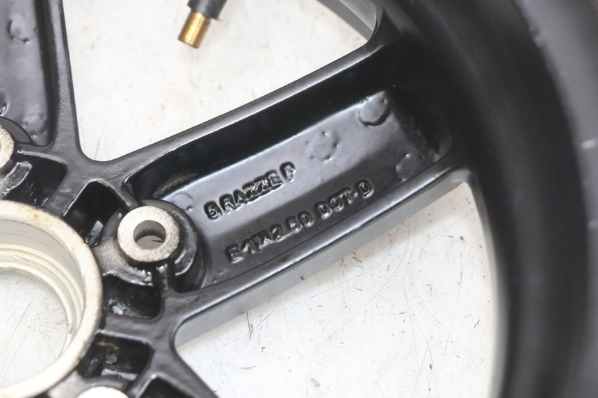 photo de VORDERRAD PIAGGIO VESPA S 2T 50 (2007 - 2014) - Oberflächenzustand und Material