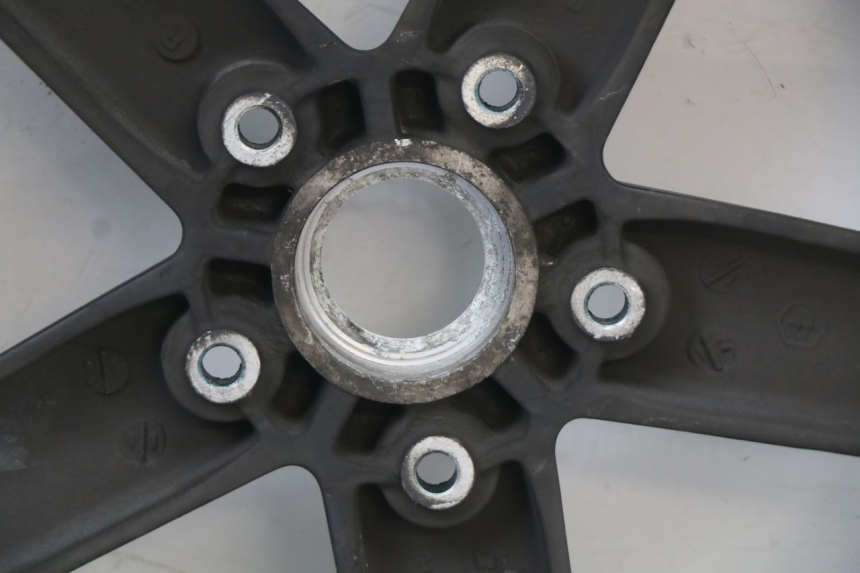 photo de VORDERRAD PIAGGIO VESPA S 2T 50 (2007 - 2014) - Oberflächenzustand und Material