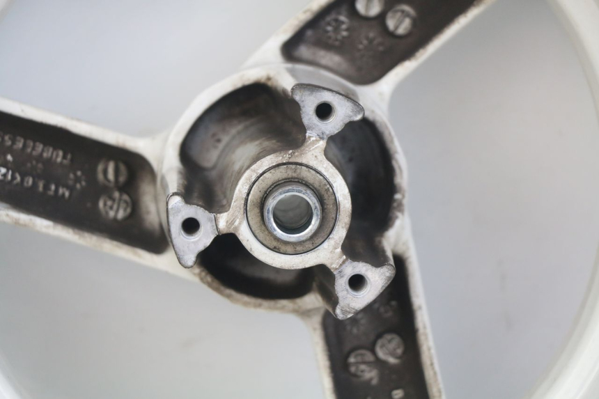 photo de VORDERRAD PEUGEOT VIVACITY NEW 4T 50 (2008 - 2017) - Oberflächenzustand und Material