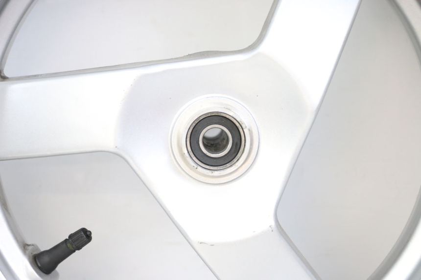 photo de VORDERRAD PEUGEOT VIVACITY NEW 4T 50 (2008 - 2017) - Details der Befestigungspunkte