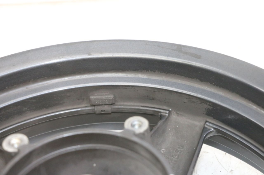 photo de VORDERRADFELGE YAMAHA X-MAX XMAX 125 (2010 - 2013) - Hochauflösende Nahaufnahme