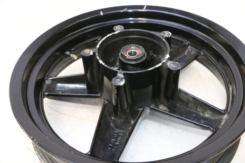photo de VORDERRADFELGE YAMAHA XMAX X-MAX 125 (2006 - 2009) - Details der Befestigungspunkte