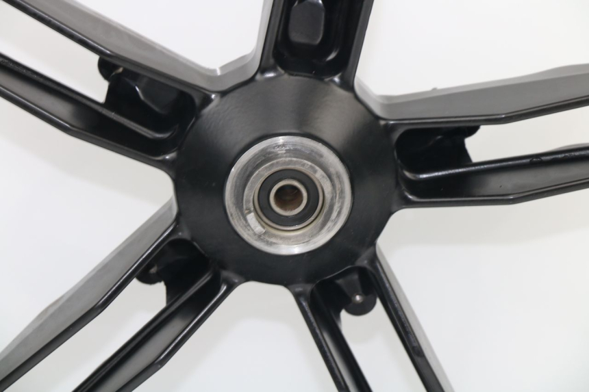 photo de VORDERRADFELGE MBK X-POWER 50 (2003 - 2017) - Details der Befestigungspunkte