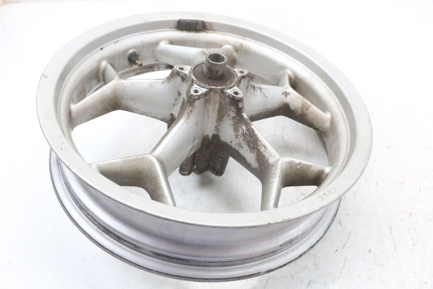 photo de VORDERRADFELGE PIAGGIO X10 125 (2012 - 2017) - Zoom auf Gebrauchszustand