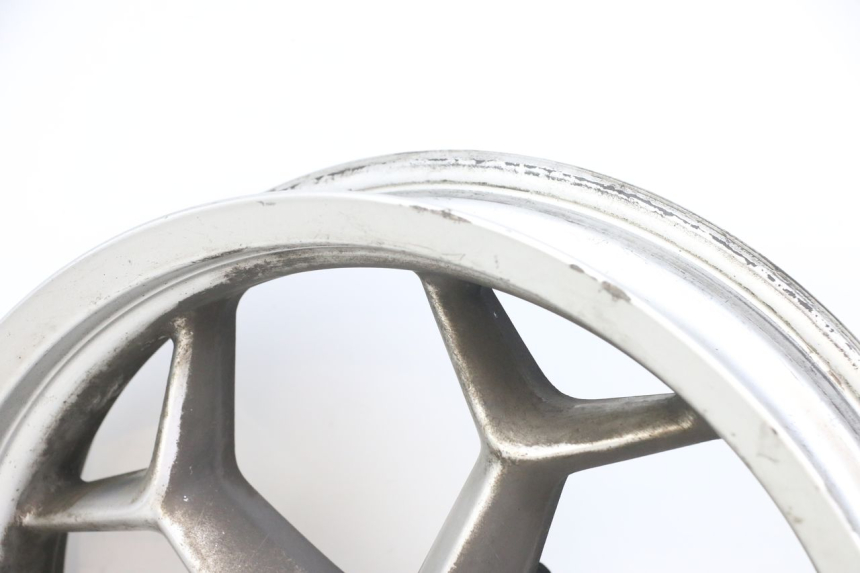 photo de VORDERRADFELGE PIAGGIO X10 125 (2012 - 2017) - Details der Befestigungspunkte