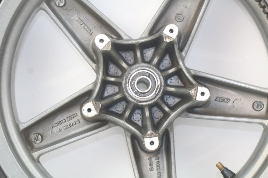 photo de VORDERRADFELGE PIAGGIO X7 125 (2007 - 2013) - Charakteristische Merkmale