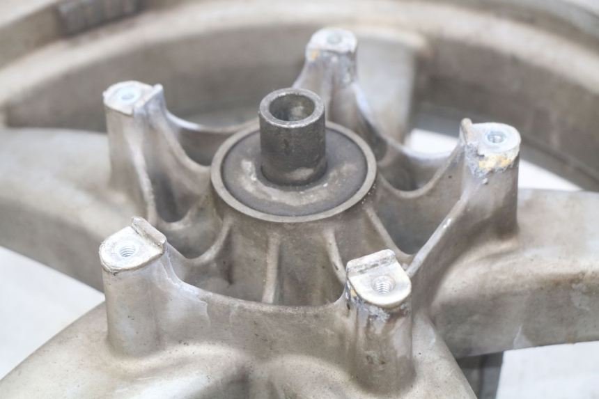 photo de VORDERRADFELGE PIAGGIO X9 EVOLUTION 250 (2003 - 2007) - Weitere Ansicht des Artikels