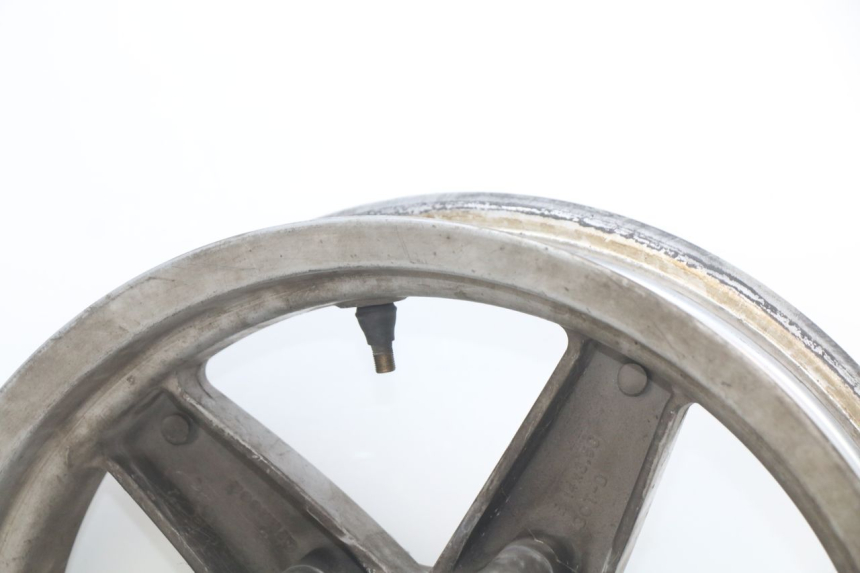 photo de VORDERRADFELGE PIAGGIO X9 EVOLUTION 250 (2003 - 2007) - Details der Befestigungspunkte