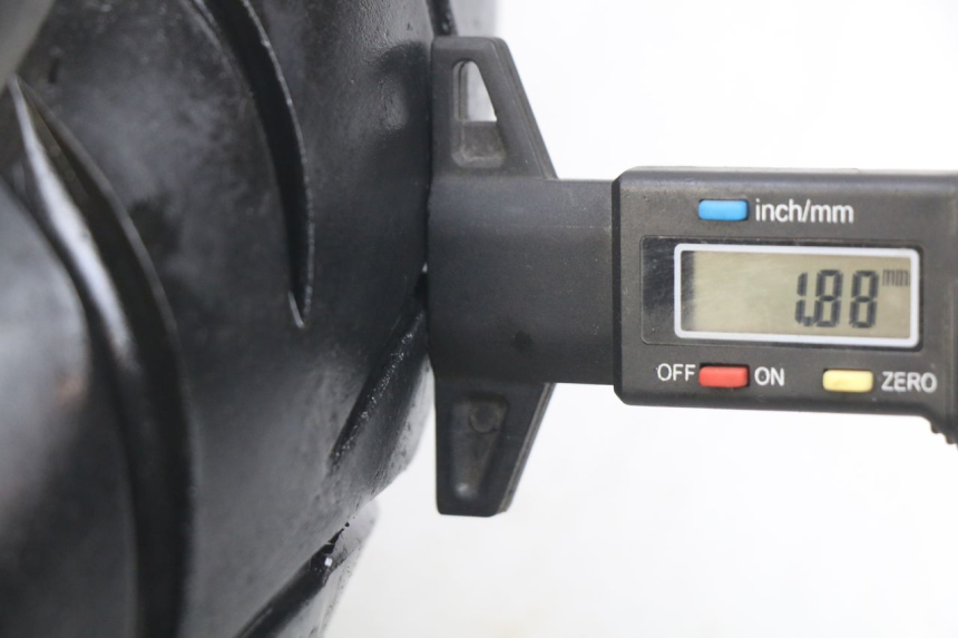 photo de VORDERRADFELGE PIAGGIO XEVO - X EVO 125 (2007 - 2017) - Zoom auf Gebrauchszustand