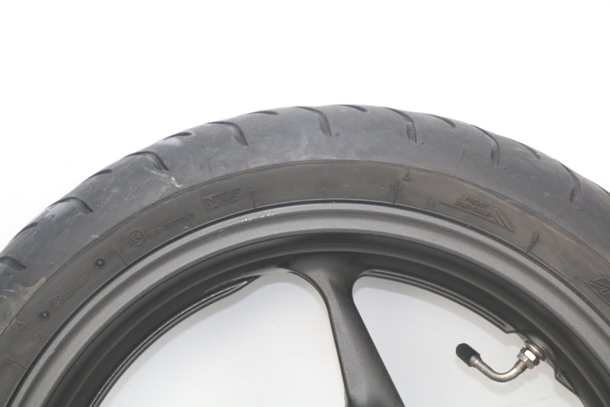 photo de VORDERRADFELGE YAMAHA XP T-MAX TMAX ABS 530 (2012 - 2015) - Fokus auf die Struktur