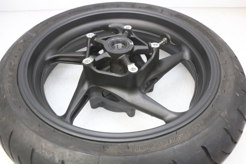 photo de VORDERRADFELGE YAMAHA XP T-MAX TMAX ABS 530 (2012 - 2015) - Zoom auf Gebrauchszustand