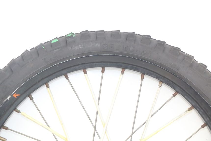 photo de VORDERRAD PEUGEOT XP6 50 (2006 - 2011) - Fokus auf die Struktur