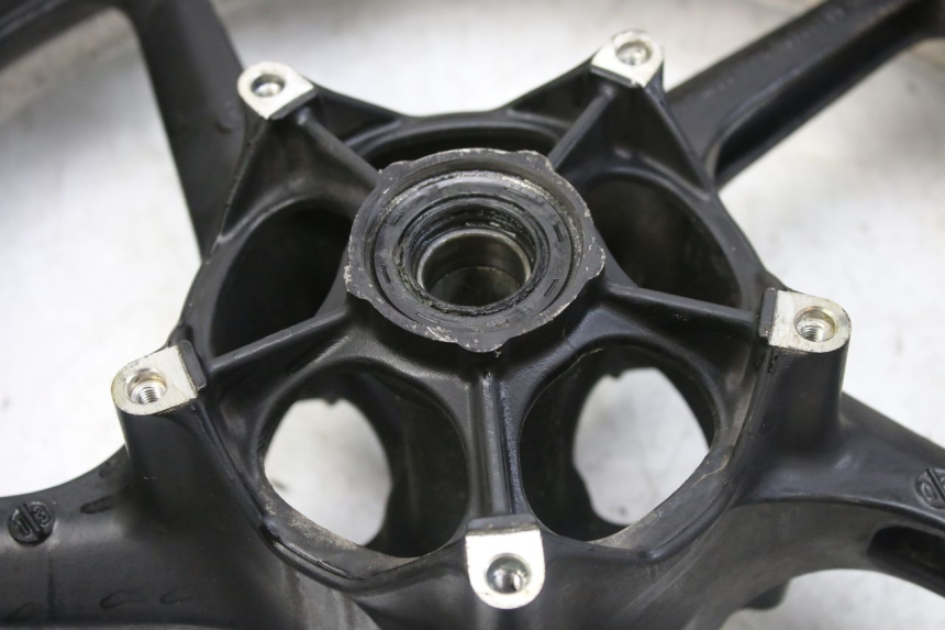 photo de VORDERRADFELGE YAMAHA YZF R1 1000 (2007 - 2008) - Zoom auf Gebrauchszustand