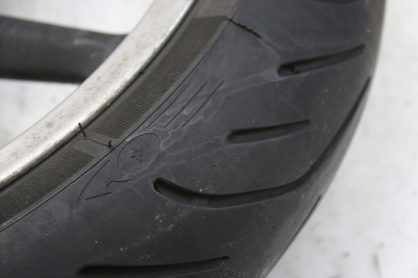 photo de VORDERRADFELGE YAMAHA YZF R1 1000 (2007 - 2008) - Details der Befestigungspunkte