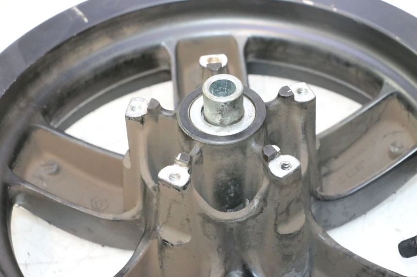 photo de VORDERRADFELGE PIAGGIO ZIP 2T 50 (2009 - 2019) - Oberflächenzustand und Material